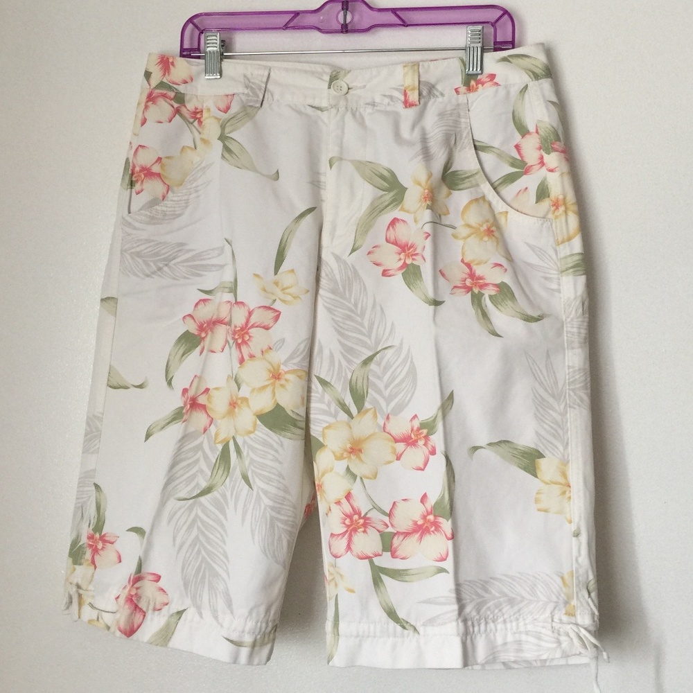 Caribbean Joe Hawaiian Print Tropical floral white long Bermuda shorts SIZE 12